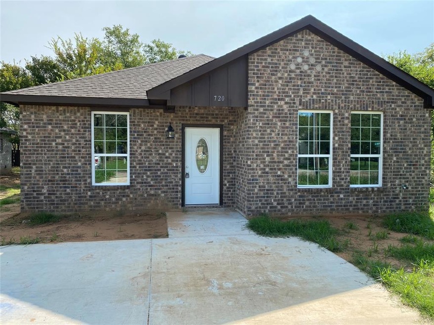720 N Border St, Cleburne, TX 76031 - photo 1