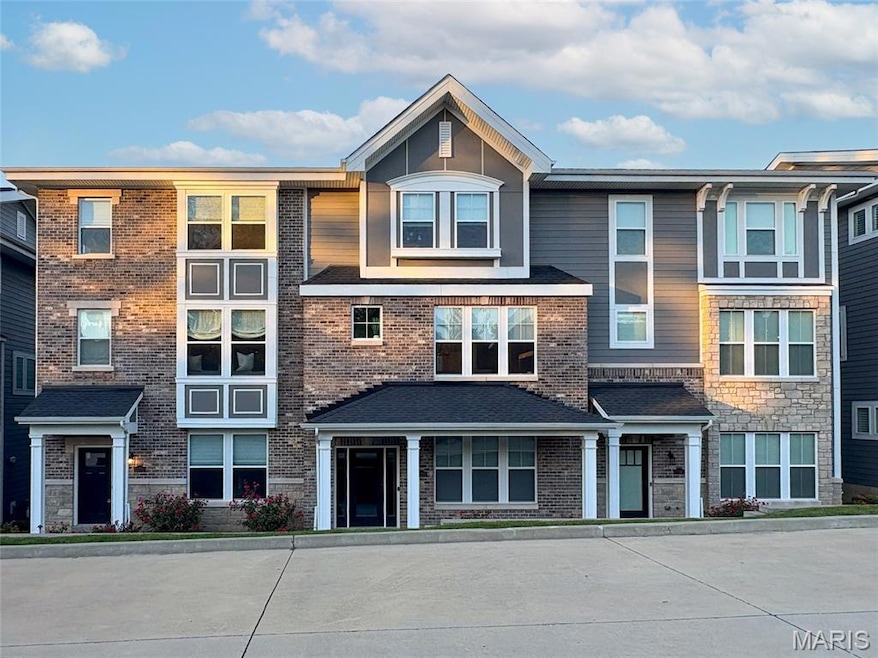 Pending $750,000 • Co-Listing Agent