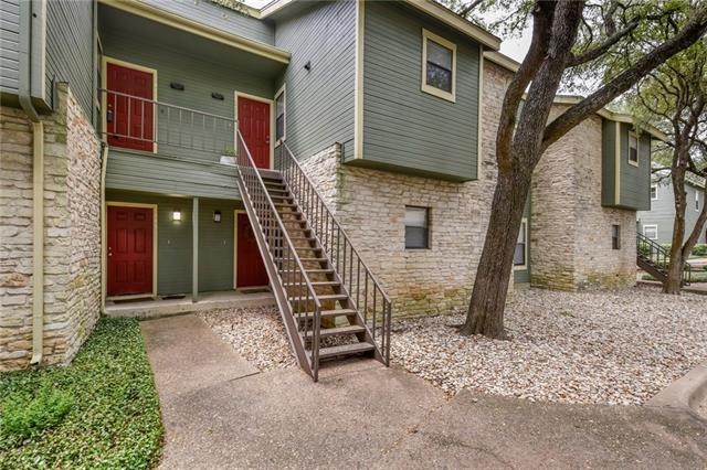 Welcome home! Come see this lovely 2/2 home in the