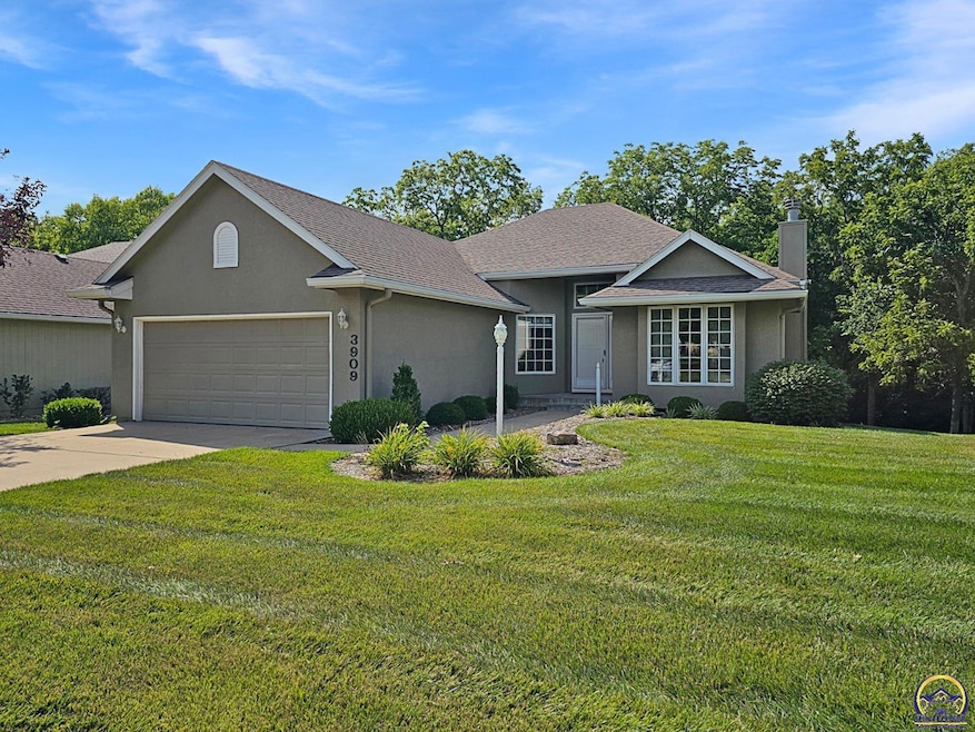 3909 SW Stonybrook Dr, Topeka, KS 66610 - photo 1