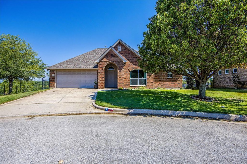 618 Elizabeth Place, Weatherford, TX 76086 - photo 1
