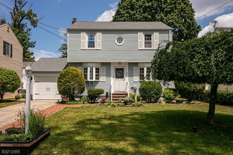427 Orchard St, Rahway, NJ 07065 - photo 1