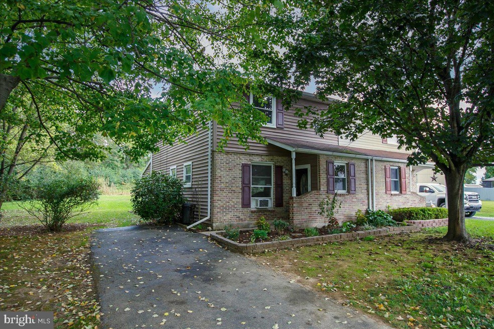 539 Staufer Ct, Mount Joy, PA 17552 - photo 1