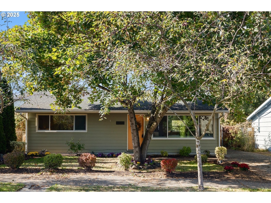 9313 N Hodge Ave, Portland, OR 97203 - photo 1