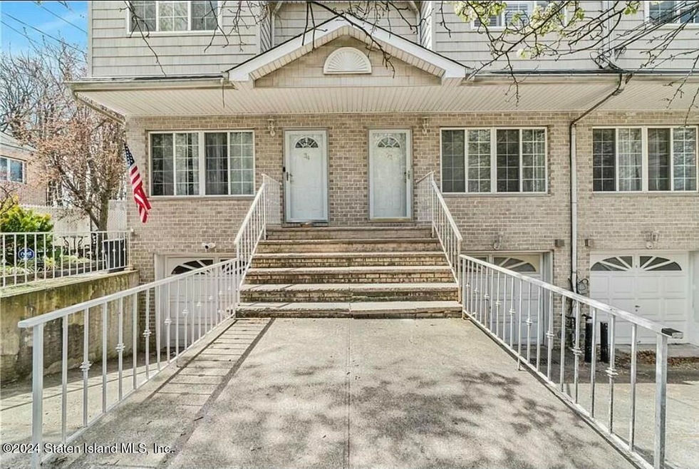 32 Trina Ln, Staten Island, NY 10309 - photo 1