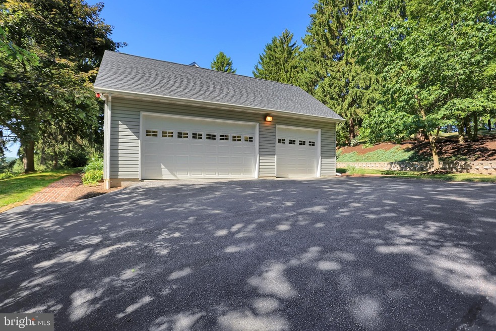 210 Longview Blvd unit 4, Gettysburg, PA 17325 - photo 1