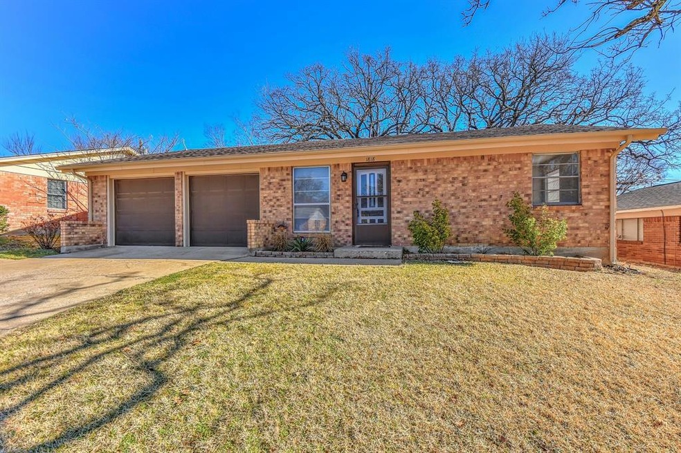 1818 S Travis Ave, Denison, TX 75021 - photo 1