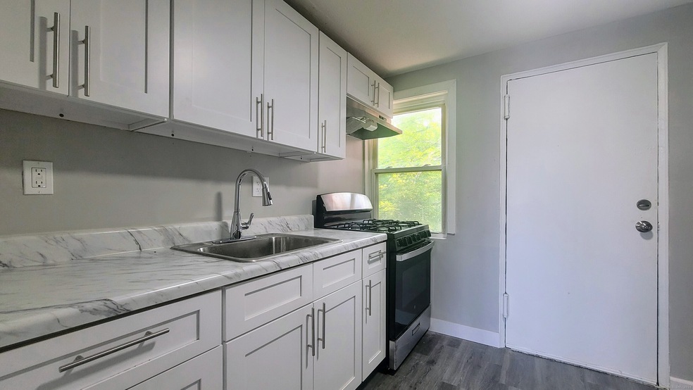 936 Wethersfield Ave unit 6, Hartford, CT 06114 - photo 1