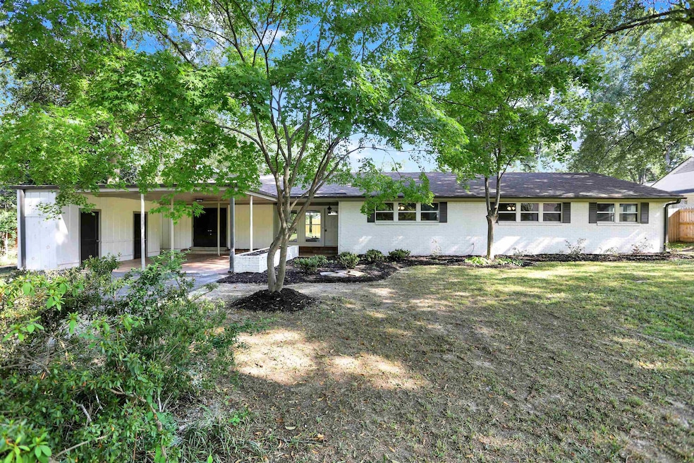 5188 Gwynne Rd, Memphis, TN 38117 - photo 1