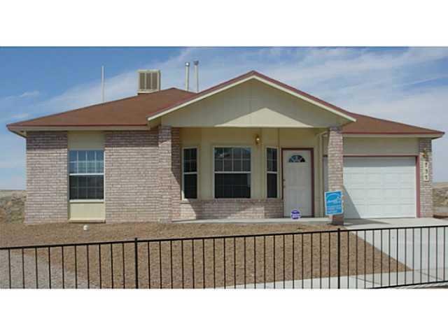 14353 Escalera Dr, Horizon City, TX 79928 - photo 1