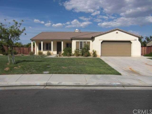 large front yard great curb appeal