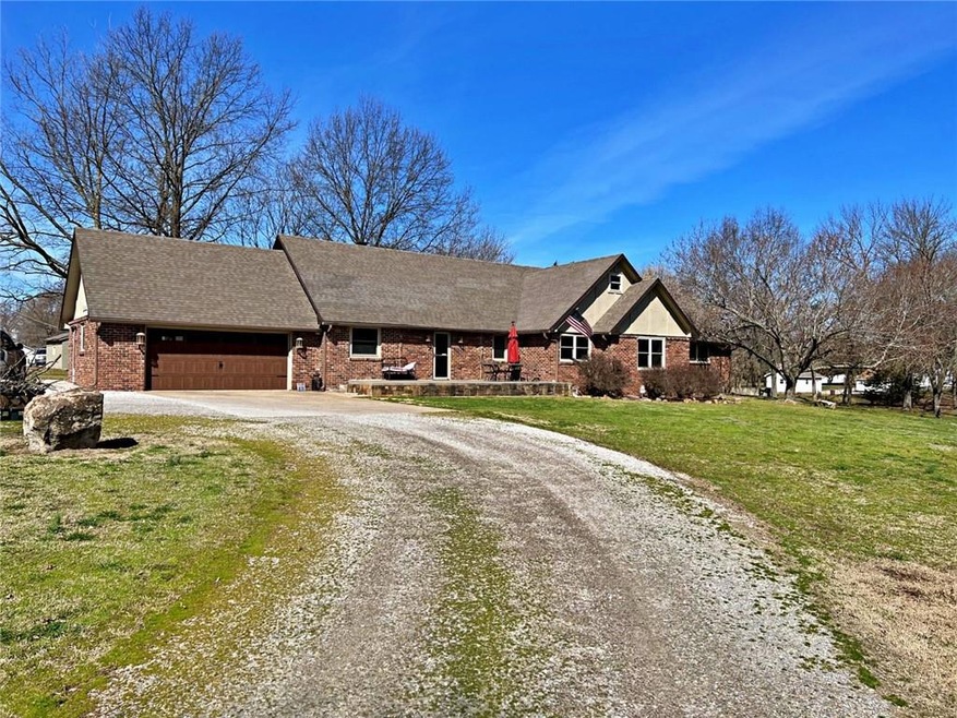 106 S Dittman St, Frontenac, KS 66763