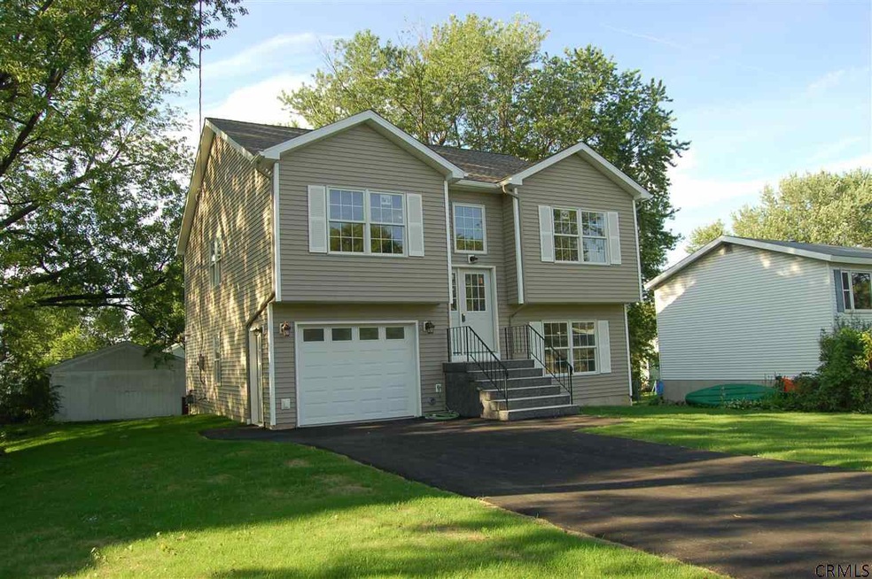 109 Mohawk Ave, Rensselaer, NY 12144 - photo 1