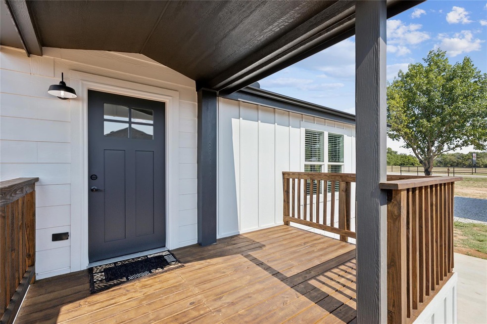 559 Je Woody Rd, Springtown, TX 76082 - photo 1