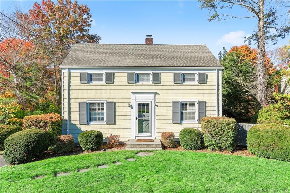 197 Hollow Tree Ridge Rd, Darien, CT 06820 - photo 1