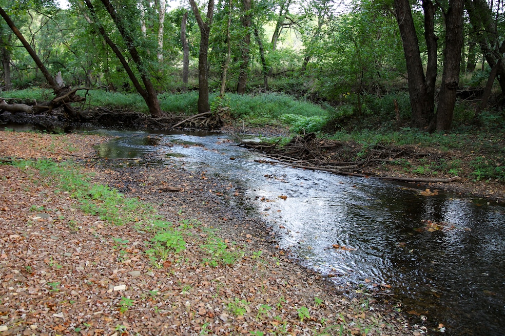 21301 NW 1700th Rd, Garnett, KS 66032 - photo 1