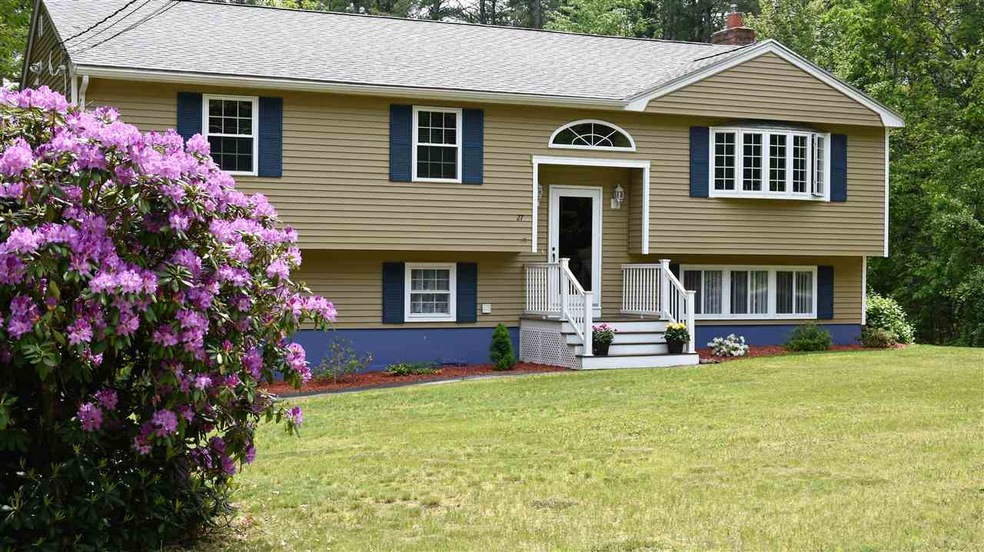 27 Ross Dr, Londonderry, NH 03053 - photo 1