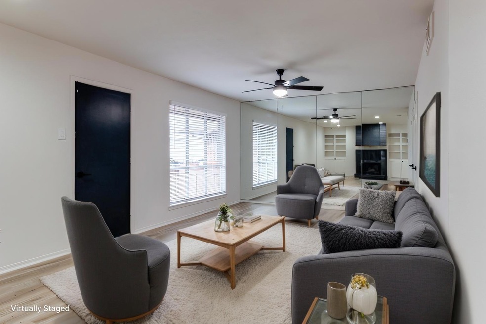 Living room VIRTUALLY STAGED