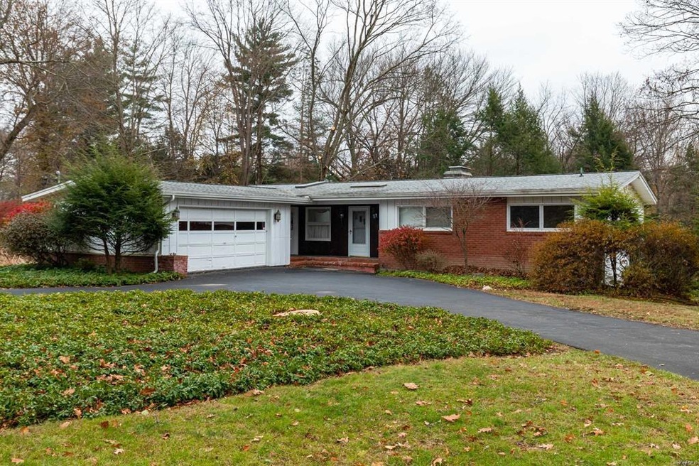 32 Walnut Hill Rd, Poughkeepsie, NY 12603 - photo 1