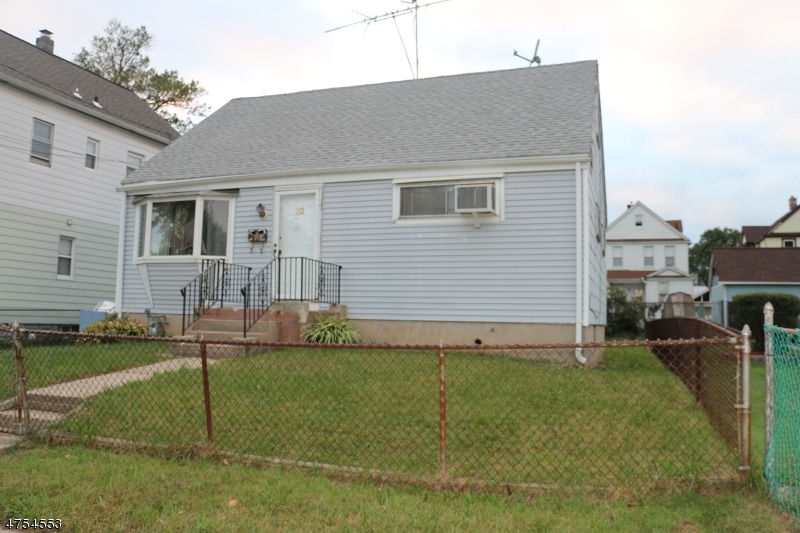 32 W 19th St, Linden, NJ 07036 - photo 1