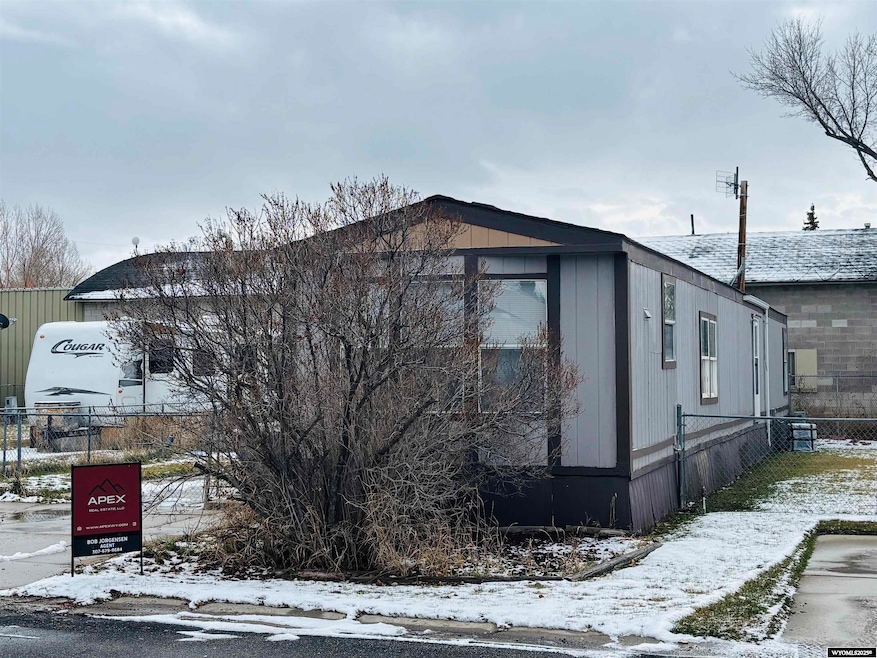 345 Birch St, Evanston, WY 82930 - photo 1