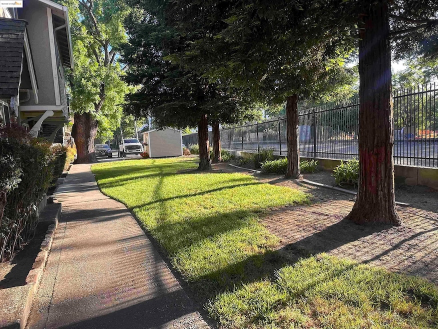 399 W Angela St unit 5, Pleasanton, CA 94566 - photo 1