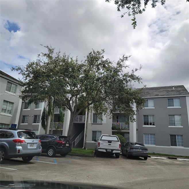 711 SW 111th Way unit 3017, Pembroke Pines, FL 33025 - photo 1