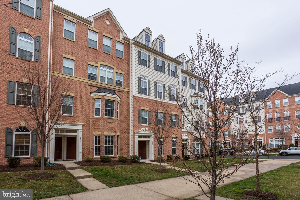 2555 Eastbourne Dr unit 263, Woodbridge, VA 22191 - photo 1