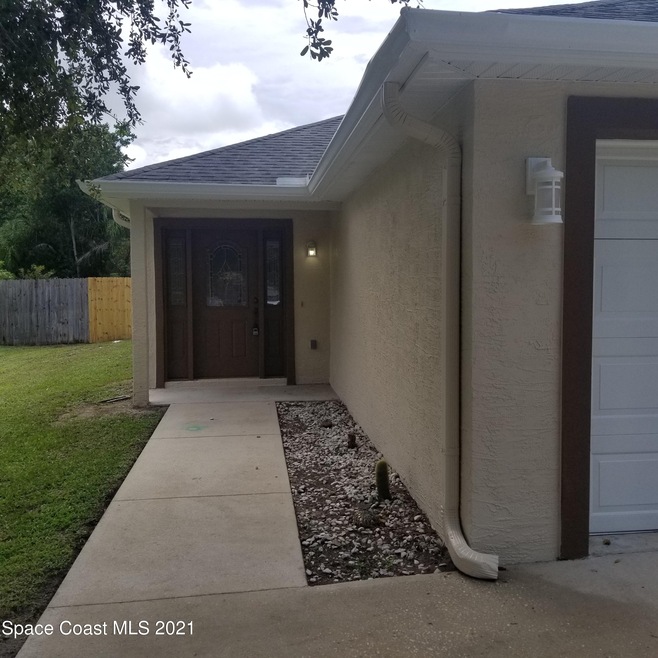 18 N Park Ave, Titusville, FL 32796 - photo 1