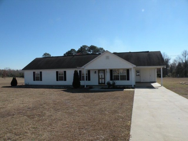 215 Donnie Harper Rd, Douglas, GA 31535 - photo 1