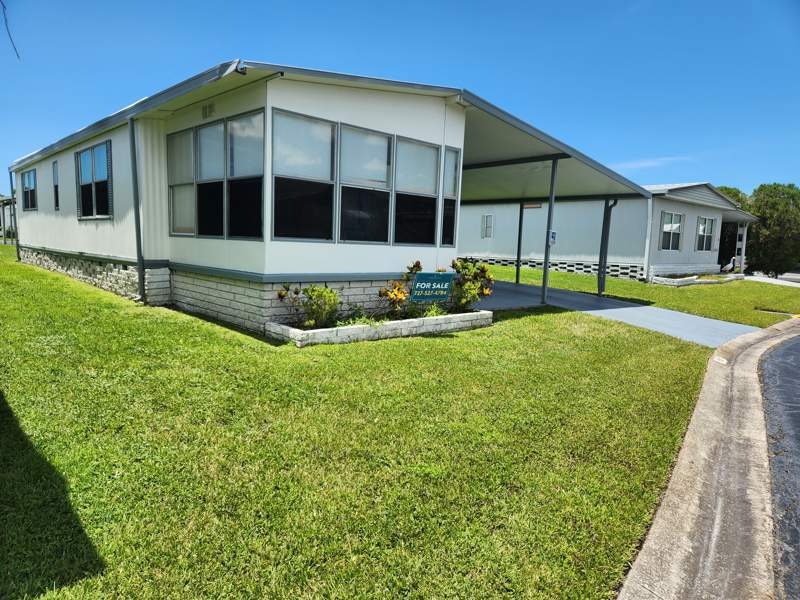 5200 28th St N unit 509, Saint Petersburg, FL 33714 - photo 1