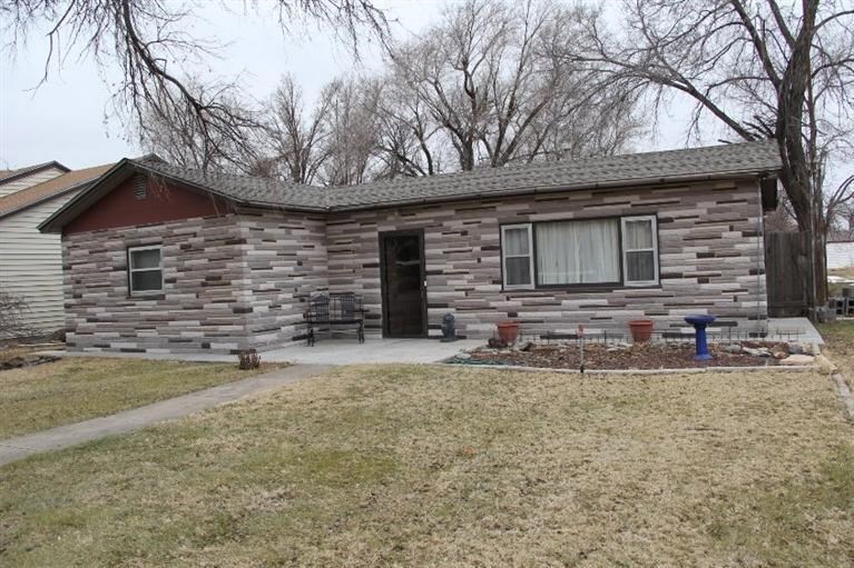 903 S Madison St, Hugoton, KS 67951 - photo 1