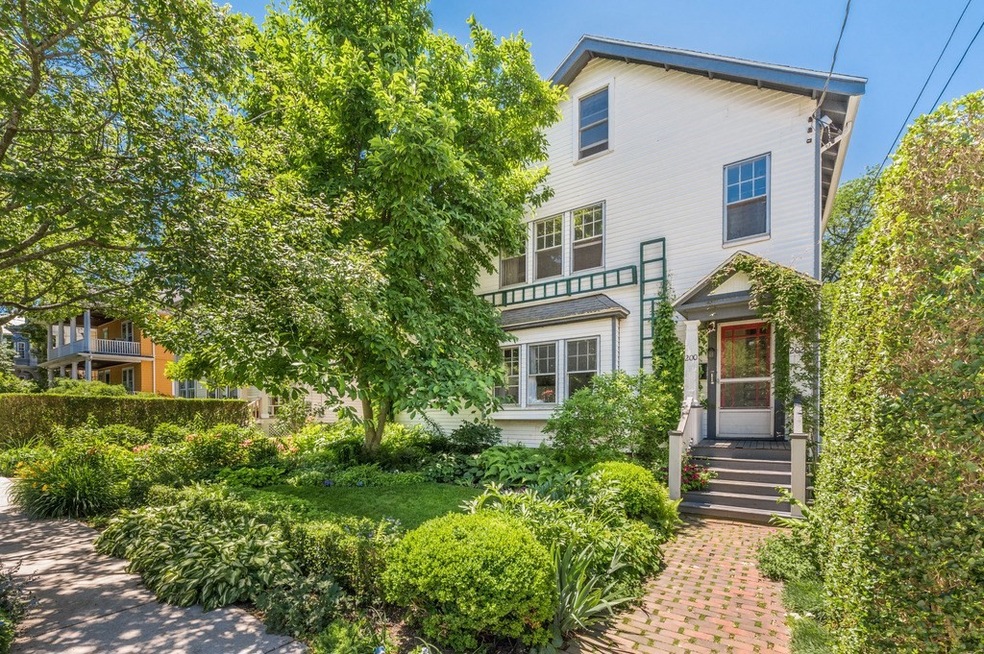 202 Lakeview Ave unit 2, Cambridge, MA 02138 - photo 1