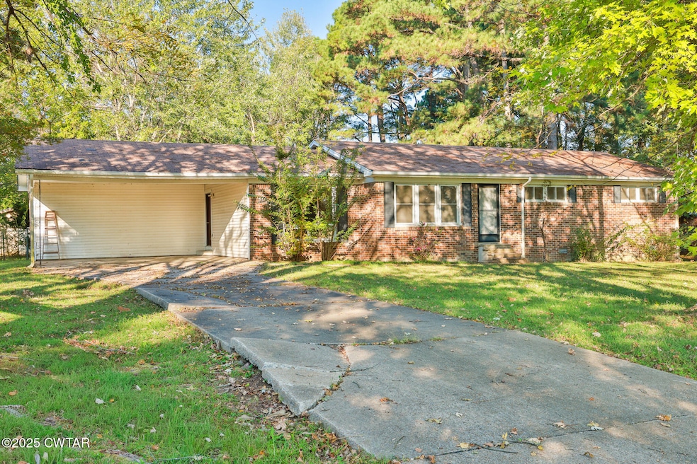 150 Mimosa Dr, Martin, TN 38237 - photo 1