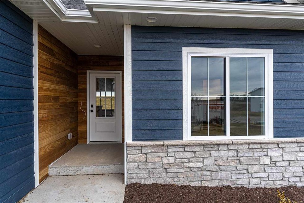 211 Dawson Dr, West Branch, IA 52358 - photo 1