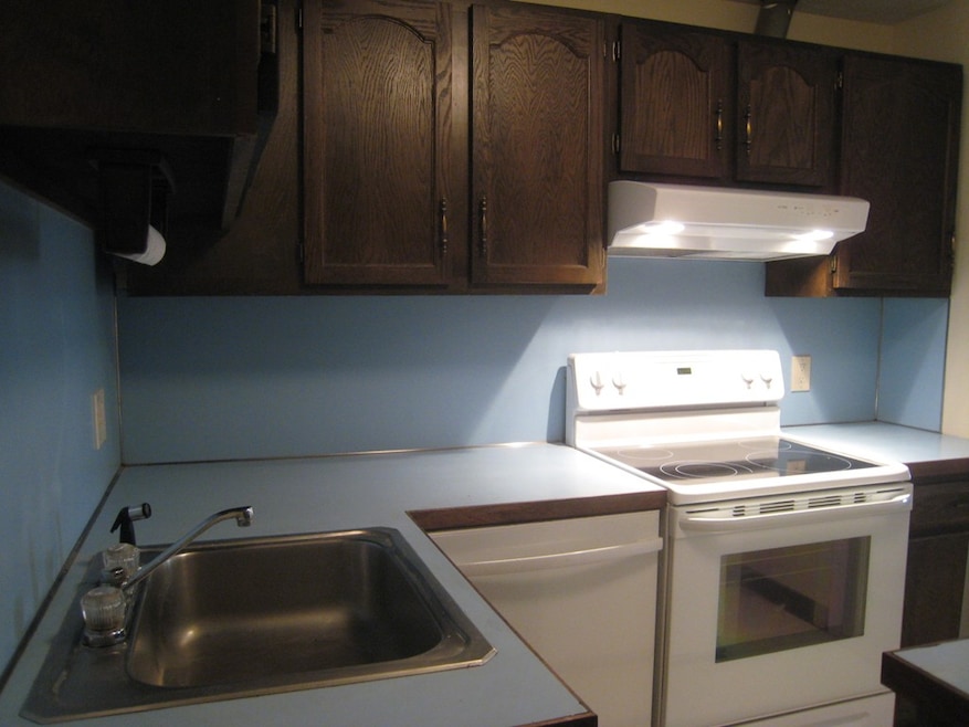 109 Fulton St unit 2, Boston, MA 02109 - photo 1