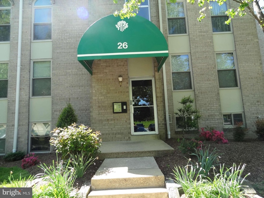 26 Canterbury Square unit 301, Alexandria, VA 22304 - photo 1