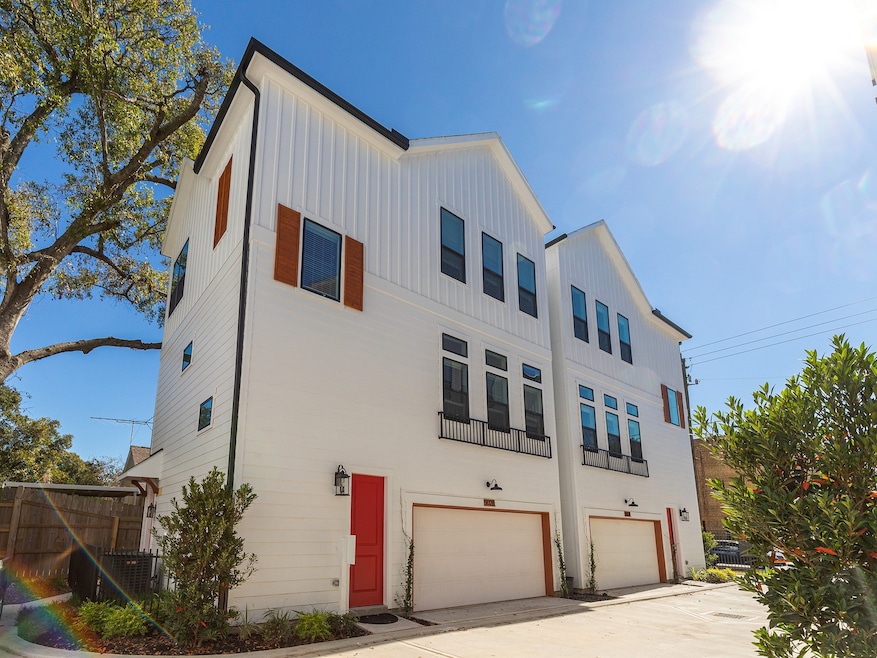 902 Martin St unit B, Houston, TX 77018 - photo 1