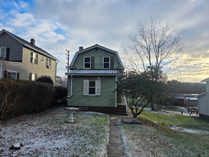 3517 W 3rd Ave, Beaver Falls, PA 15010 - photo 1