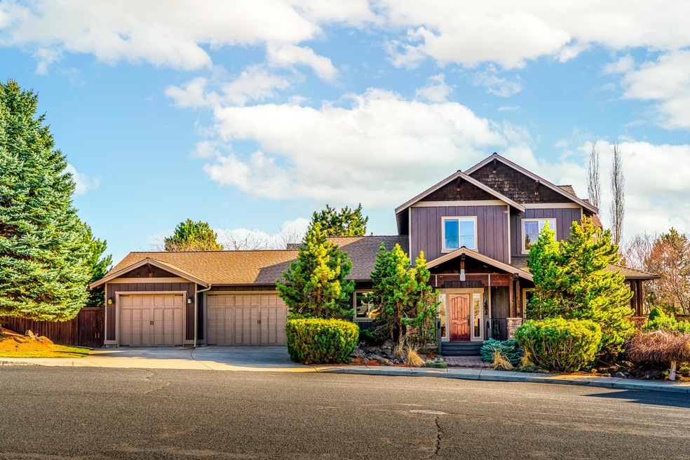 2641 NE Jill Court 2 of 24
