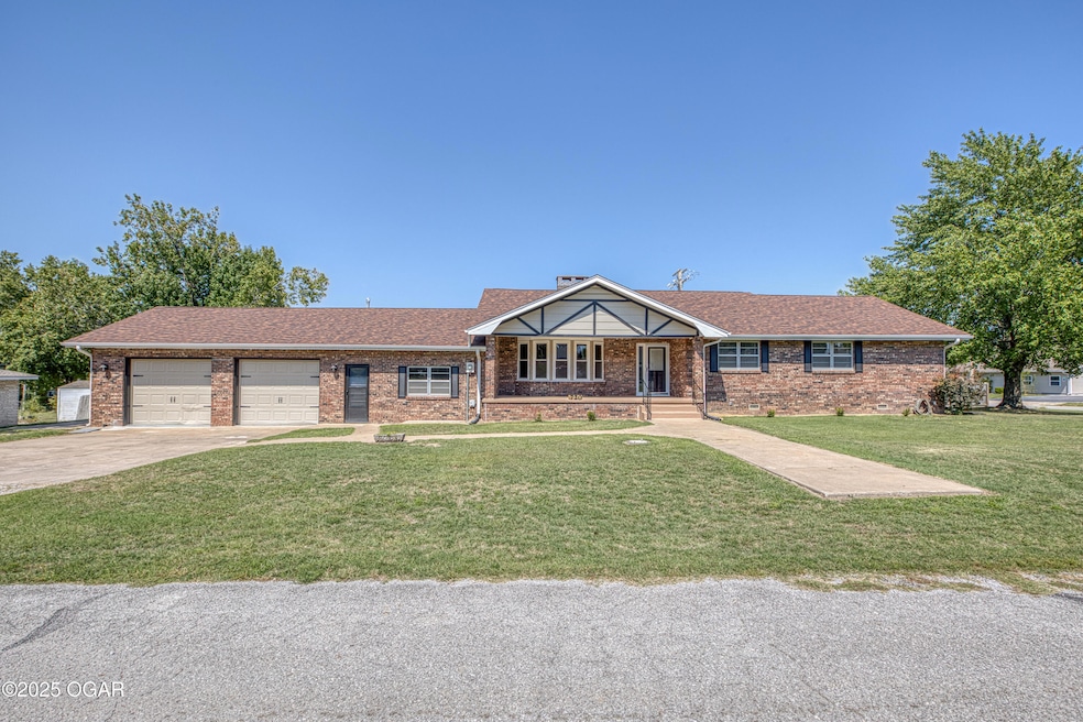 720 Sheridan Ave, CJ-1