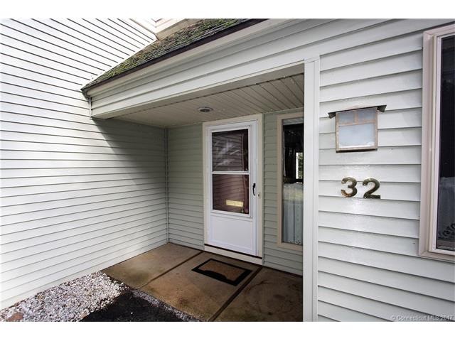32 Forest Hill Dr unit 32, Simsbury, CT 06070 - photo 1