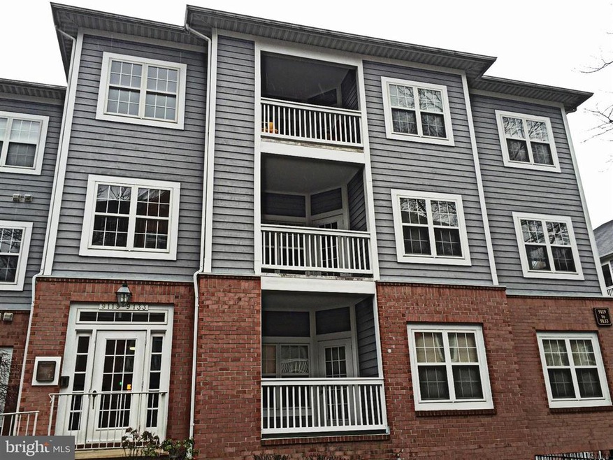 9128 Groffs Mill Dr unit 9128, Owings Mills, MD 21117 - photo 1