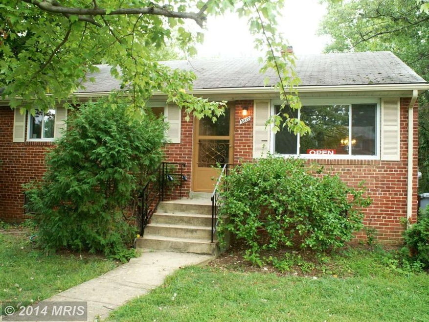 3819 Whispering Ln, Falls Church, VA 22041 - photo 1