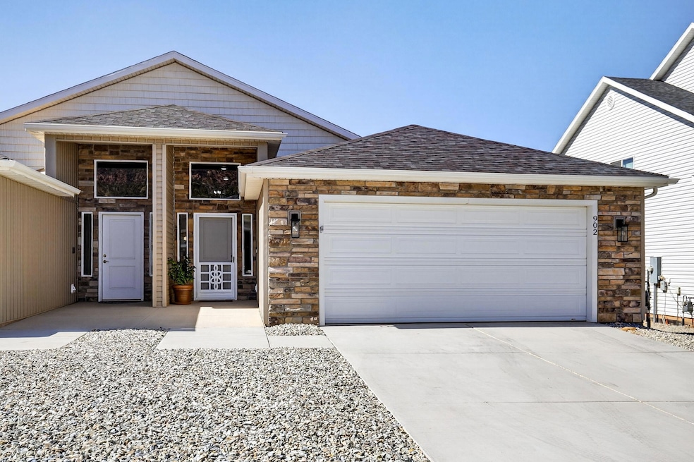 902 S 25 W, Cedar City, UT 84720 - photo 1