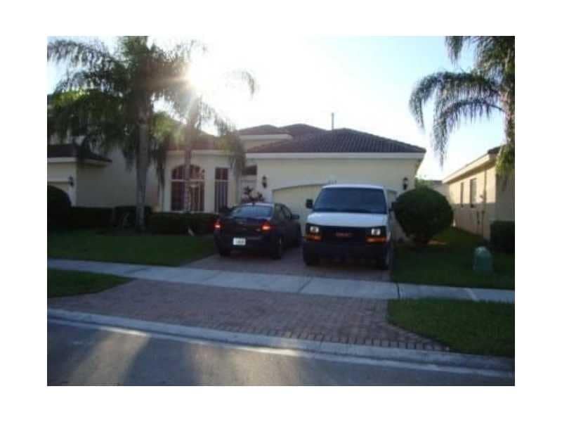 unlisted-address, Fort Lauderdale, FL 33332 - photo 1