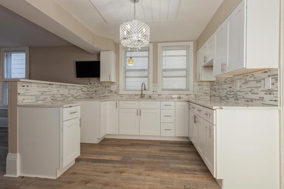 05_1947S31st_177002_Kitchen_HiRes
