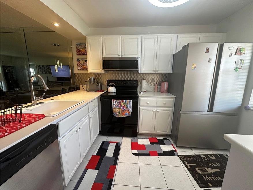 4502 Martinique Way unit G2, Coconut Creek, FL 33066 - photo 1