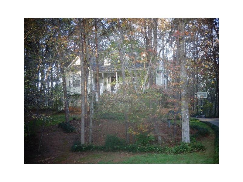 Beautiful setting with tons of privacy.
