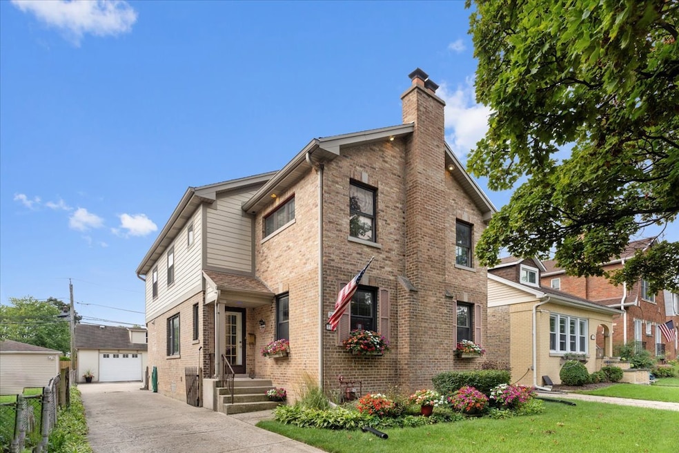 For Sale $799,000 • Co-Listing Agent